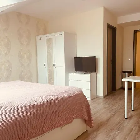 Séjour chez l'habitant Doppelzimmer Mit Dusche Und Minikueche *