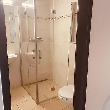 Doppelzimmer Mit Dusche Und Minikueche Séjour chez l'habitant Neddemin