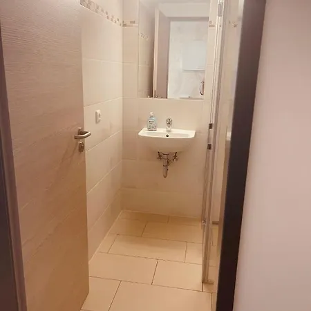Doppelzimmer Mit Dusche Und Minikueche * Neddemin